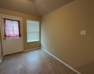 811 Lovebug Lane - Photo Thumbnail 1