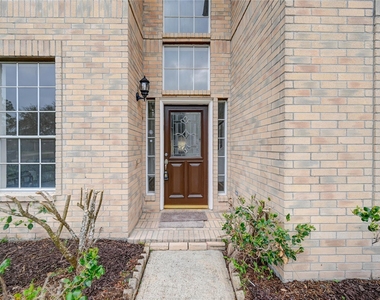 11906 Dinosaur Valley Drive - Photo Thumbnail 2