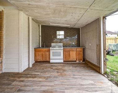 11906 Dinosaur Valley Drive - Photo Thumbnail 48