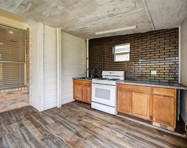 11906 Dinosaur Valley Drive - Photo Thumbnail 49