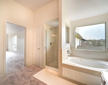 11906 Dinosaur Valley Drive - Photo Thumbnail 33