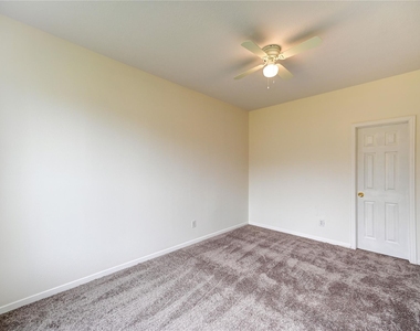11906 Dinosaur Valley Drive - Photo Thumbnail 8