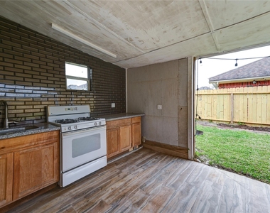 11906 Dinosaur Valley Drive - Photo Thumbnail 47