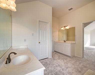 11906 Dinosaur Valley Drive - Photo Thumbnail 36
