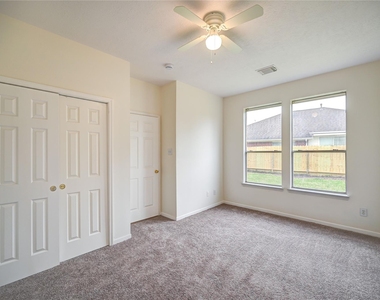 11906 Dinosaur Valley Drive - Photo Thumbnail 7