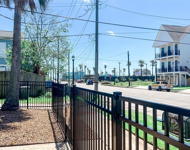 2002 27th Street - Photo Thumbnail 26