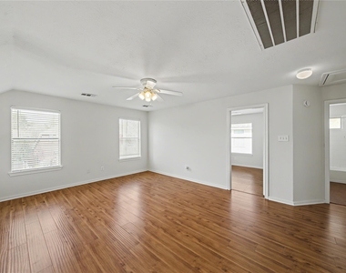 1202 Woodley Bend - Photo Thumbnail 27