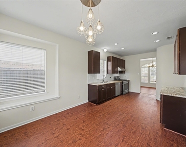 1202 Woodley Bend - Photo Thumbnail 12