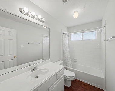 1202 Woodley Bend - Photo Thumbnail 31