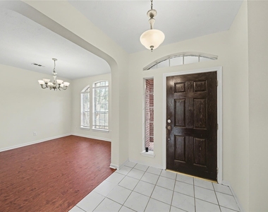 1202 Woodley Bend - Photo Thumbnail 7