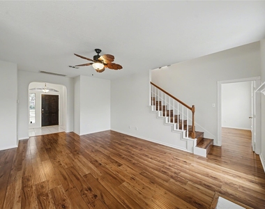 1202 Woodley Bend - Photo Thumbnail 17