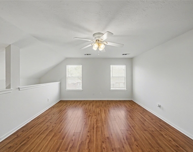 1202 Woodley Bend - Photo Thumbnail 33