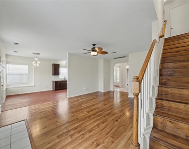 1202 Woodley Bend - Photo Thumbnail 23