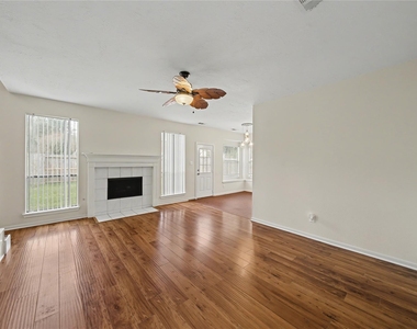 1202 Woodley Bend - Photo Thumbnail 10