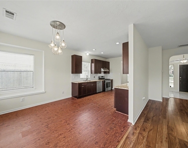 1202 Woodley Bend - Photo Thumbnail 11