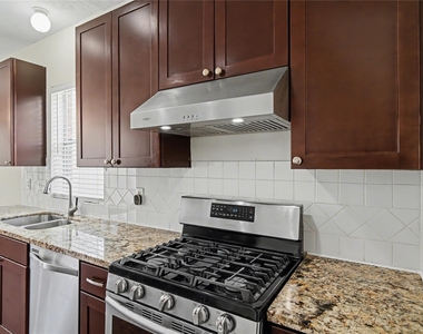 1202 Woodley Bend - Photo Thumbnail 16