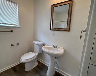 3629 N Macgregor Way - Photo Thumbnail 10