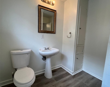3629 N Macgregor Way - Photo Thumbnail 9