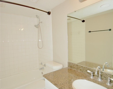 2121 Fountain View Drive - Photo Thumbnail 6