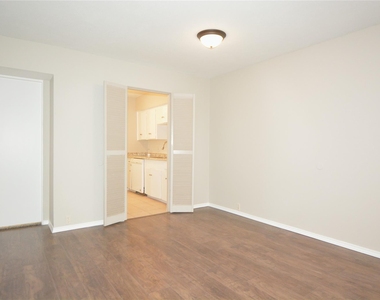 2121 Fountain View Drive - Photo Thumbnail 1