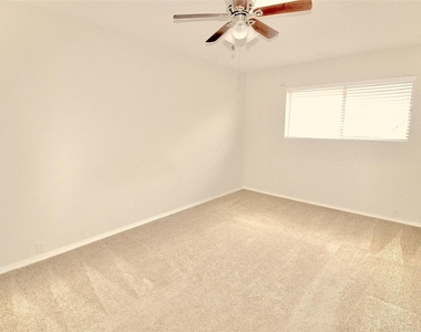2121 Fountain View Drive - Photo Thumbnail 7