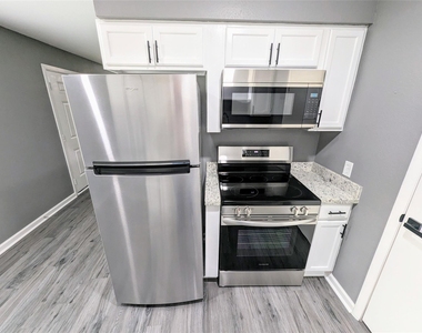 2015 Rosalee Street - Photo Thumbnail 9