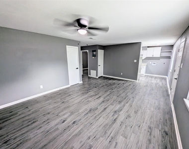 2015 Rosalee Street - Photo Thumbnail 5