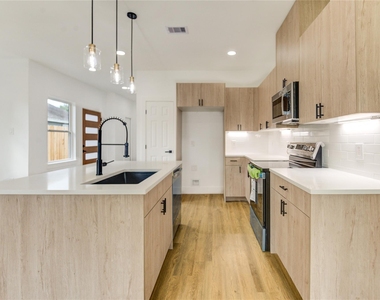 4554 Newberry Street - Photo Thumbnail 11
