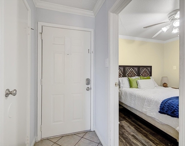 6300 Seawall Boulevard - Photo Thumbnail 15