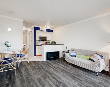 6300 Seawall Boulevard - Photo Thumbnail 1