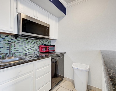 6300 Seawall Boulevard - Photo Thumbnail 8