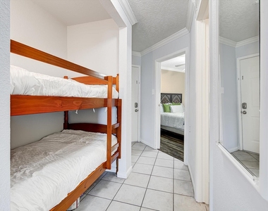 6300 Seawall Boulevard - Photo Thumbnail 10