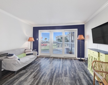 6300 Seawall Boulevard - Photo Thumbnail 3