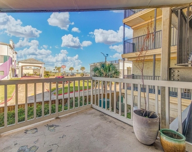 6300 Seawall Boulevard - Photo Thumbnail 17
