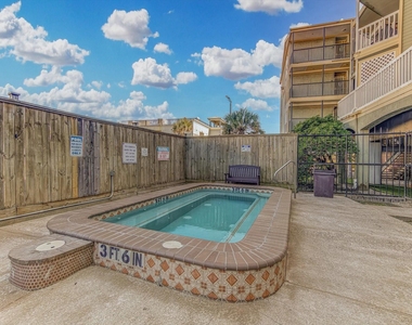 6300 Seawall Boulevard - Photo Thumbnail 22