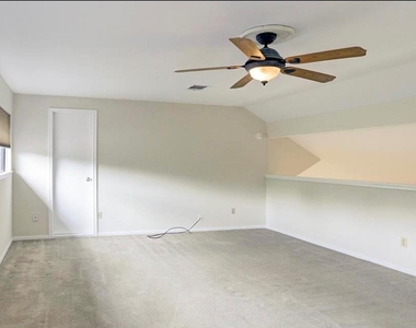 12111 Olympia Drive - Photo Thumbnail 11