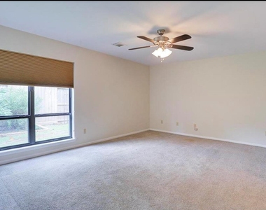 12111 Olympia Drive - Photo Thumbnail 7