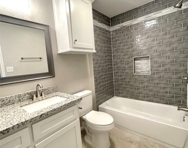 321 Petunia Street - Photo Thumbnail 7