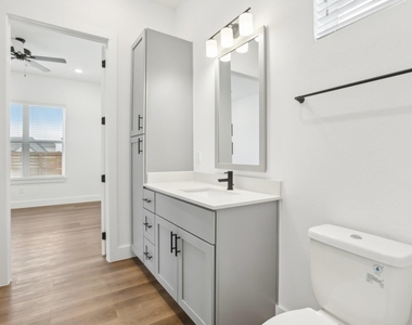 1601-301 Mustang Drive - Photo Thumbnail 21