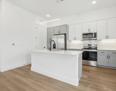 1601-301 Mustang Drive - Photo Thumbnail 10