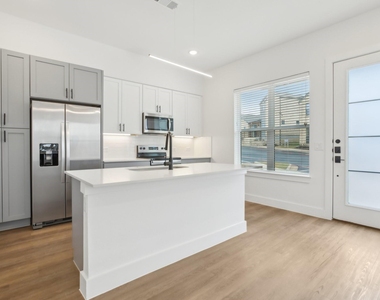 1601-301 Mustang Drive - Photo Thumbnail 9