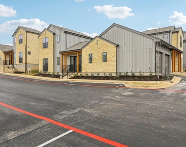 1601-301 Mustang Drive - Photo Thumbnail 2