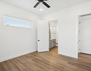 1601-301 Mustang Drive - Photo Thumbnail 16