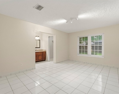 423 Pickford Drive - Photo Thumbnail 20