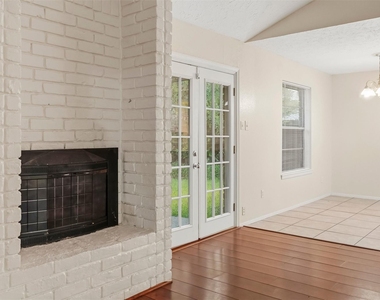 423 Pickford Drive - Photo Thumbnail 6