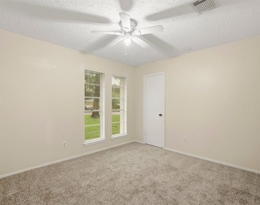 423 Pickford Drive - Photo Thumbnail 12