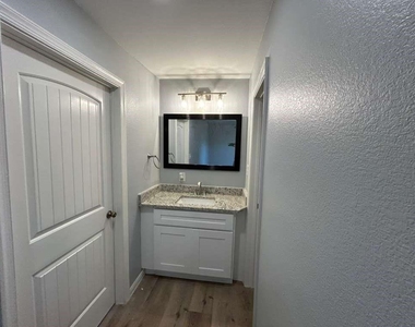 3017 Nita Street - Photo Thumbnail 22