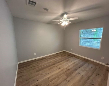 3017 Nita Street - Photo Thumbnail 20