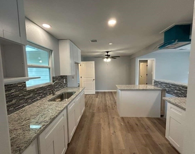 3017 Nita Street - Photo Thumbnail 13
