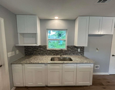 3017 Nita Street - Photo Thumbnail 10